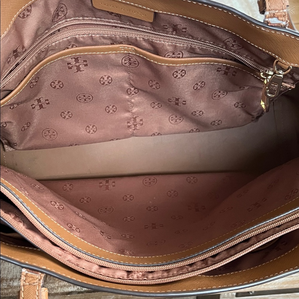 Tory Burch York Buckle Tote - Picture 15 of 15